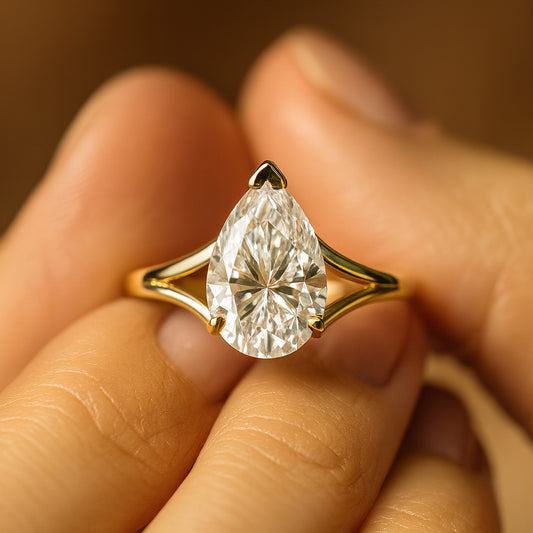Stunning Pear Shape Moissanite Engagement Ring For Women Featuring Exceptional Diamond Alternative Shine
