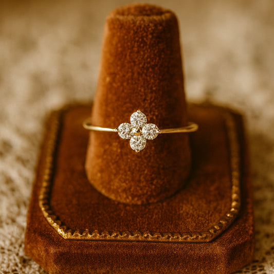 1.5ct Round Cut Moissanite Floral Cluster Engagement Ring Prong Setting In Gold VVS1 Clarity