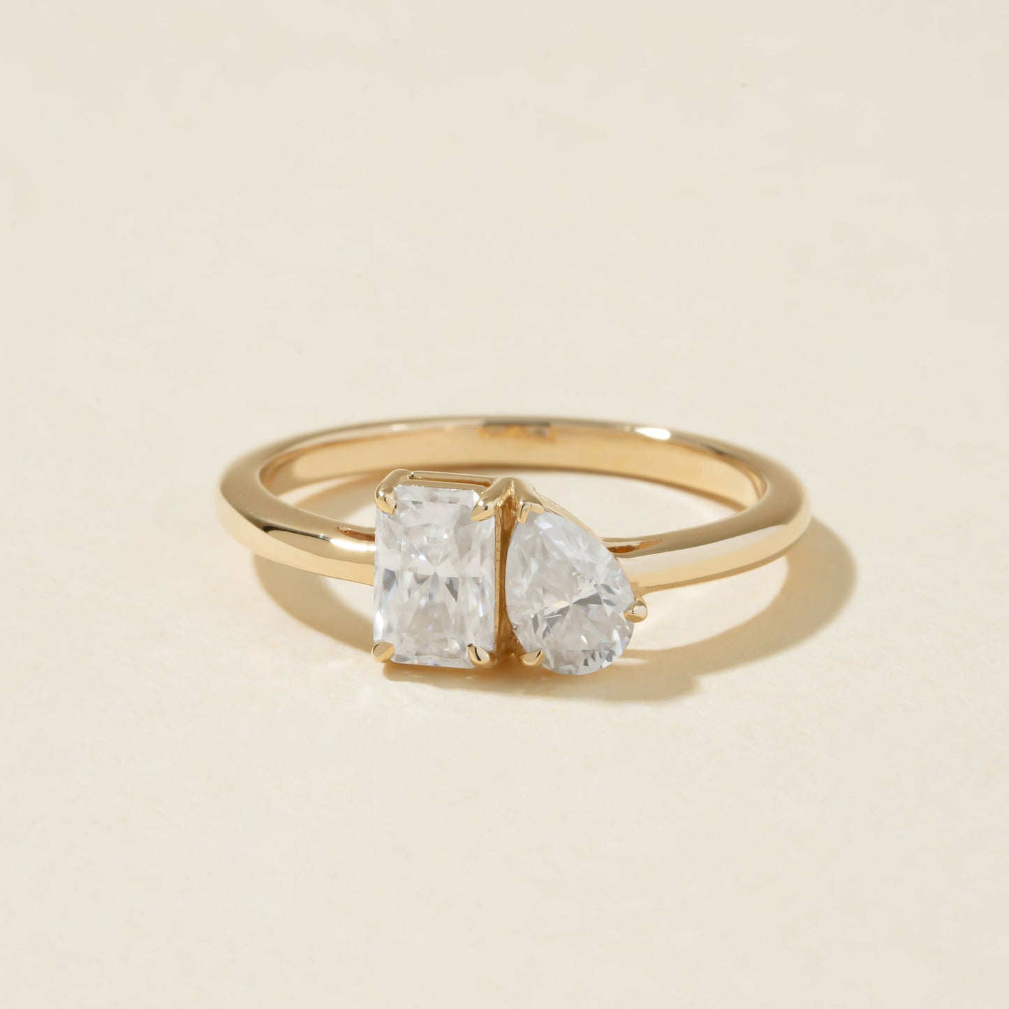 Round Cut Moissanite Engagement Ring - Conflict-Free Diamond Alternative With Square Setting And Ribbed Design