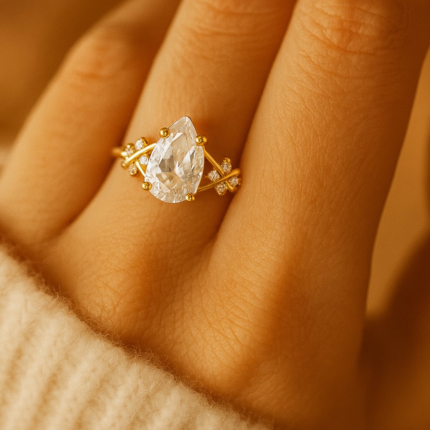 Wedding Band Ring Luxury Pear Cut Diamonds Sparkling Side Stones Rings
