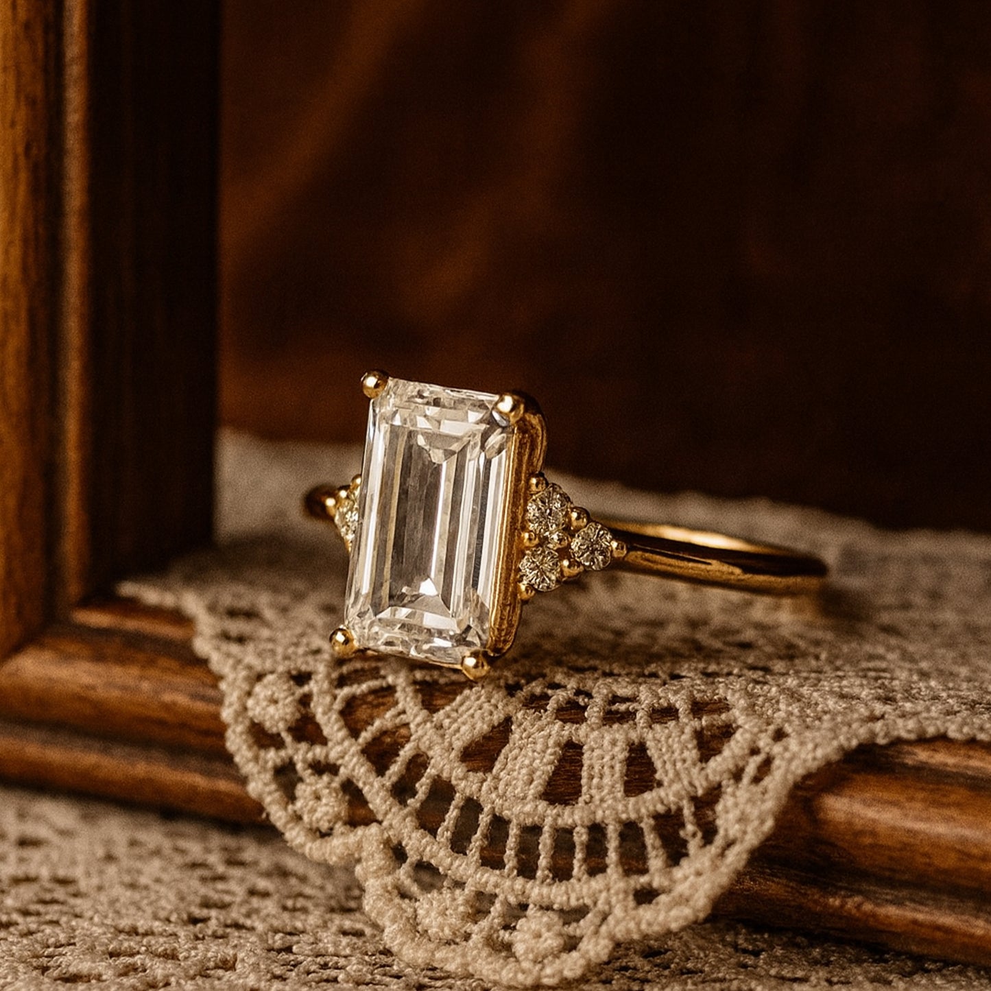 Engagement Rings Luxury Emerald Cut Diamond Ring with Side Stones Ring