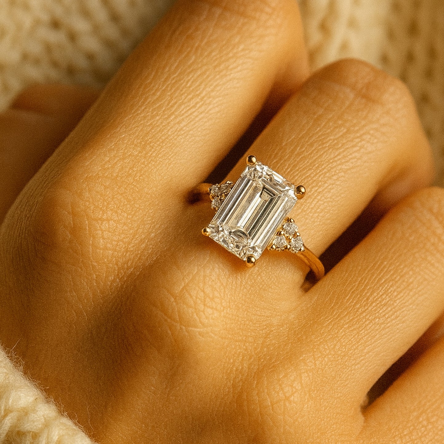 Engagement Rings Luxury Emerald Cut Diamond Ring with Side Stones Ring