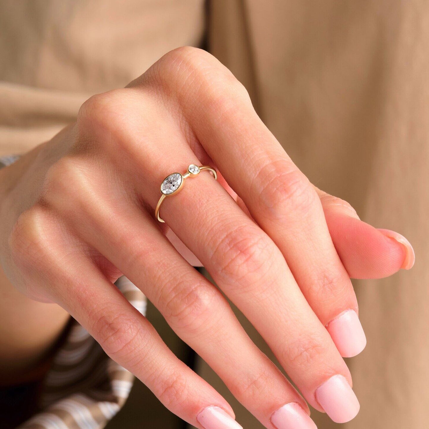 Female Engagement Rings Dainty Oval & Round Moissanite Diamond Ring