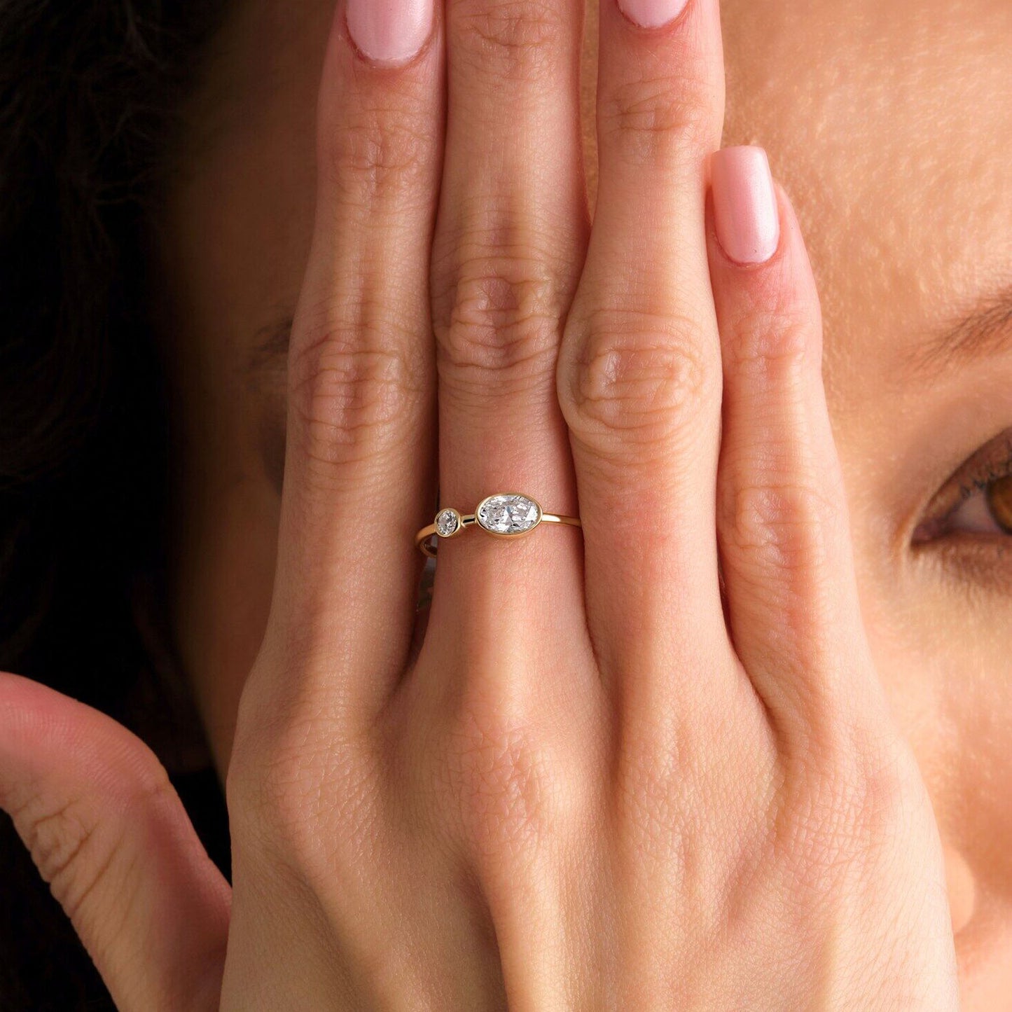 Female Engagement Rings Dainty Oval & Round Moissanite Diamond Ring