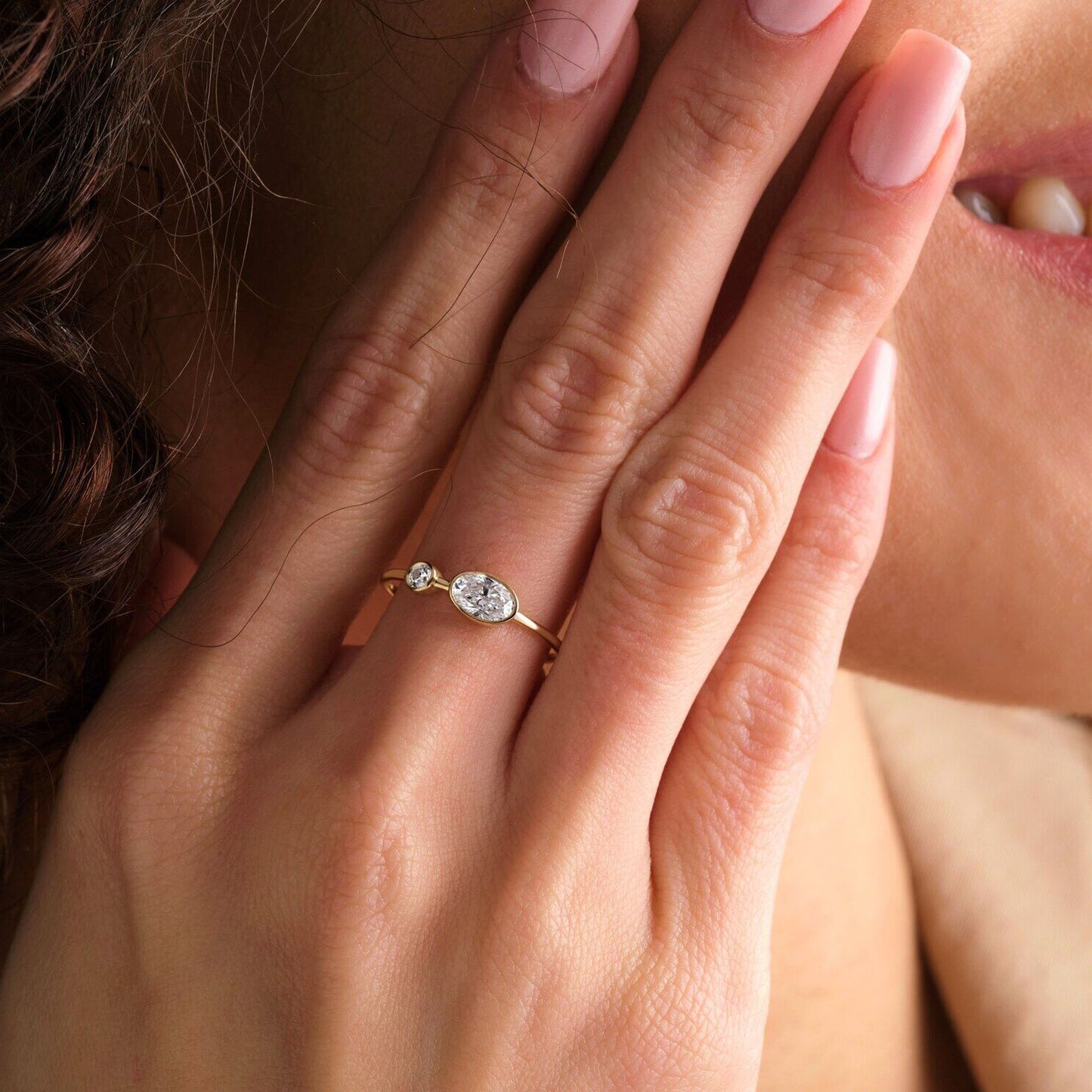 Female Engagement Rings Dainty Oval & Round Moissanite Diamond Ring