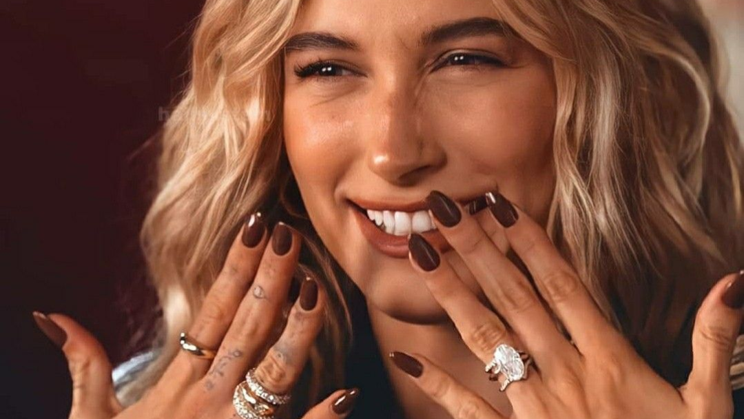 Hailey Bieber Engagement Ring