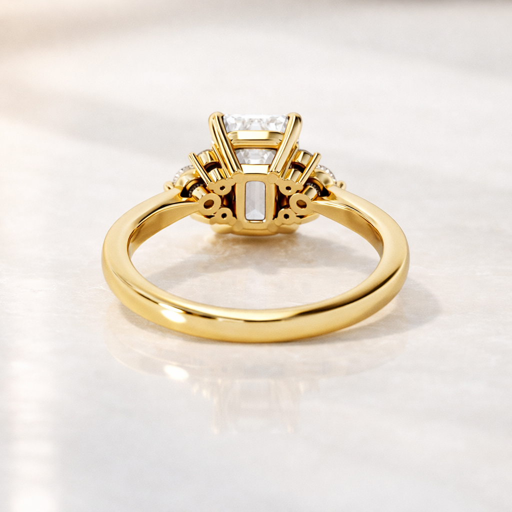 7 Diamond Ring With Emerald And Round Cut Stone Combination
