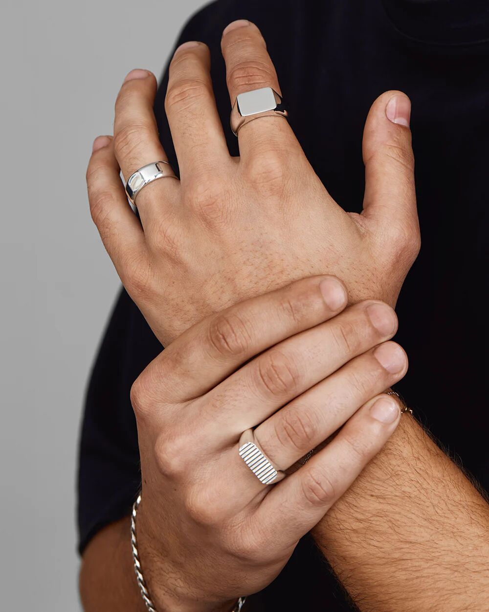 Signet Ring Men Polished Silver With Ribbed Texture Premium Men’s Jewellery