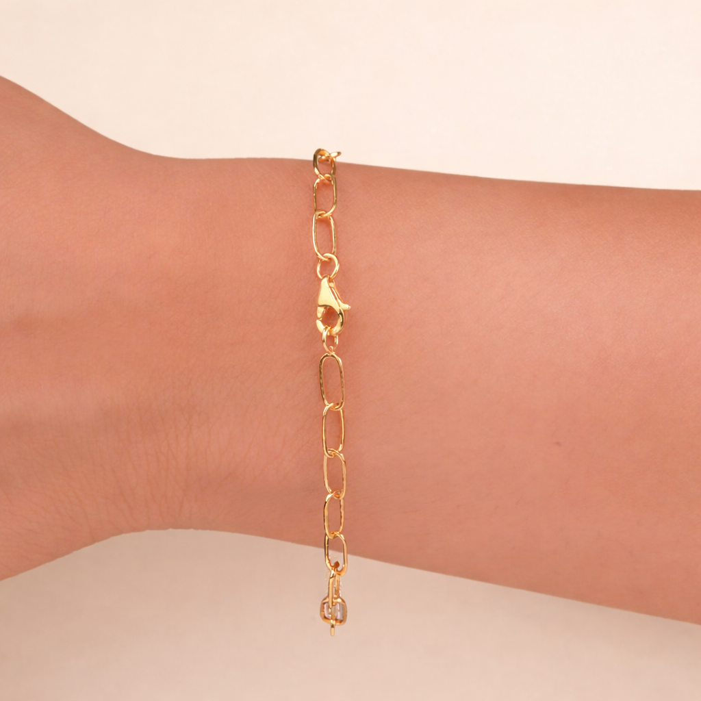 Elegant gold paperclip diamond bracelet
