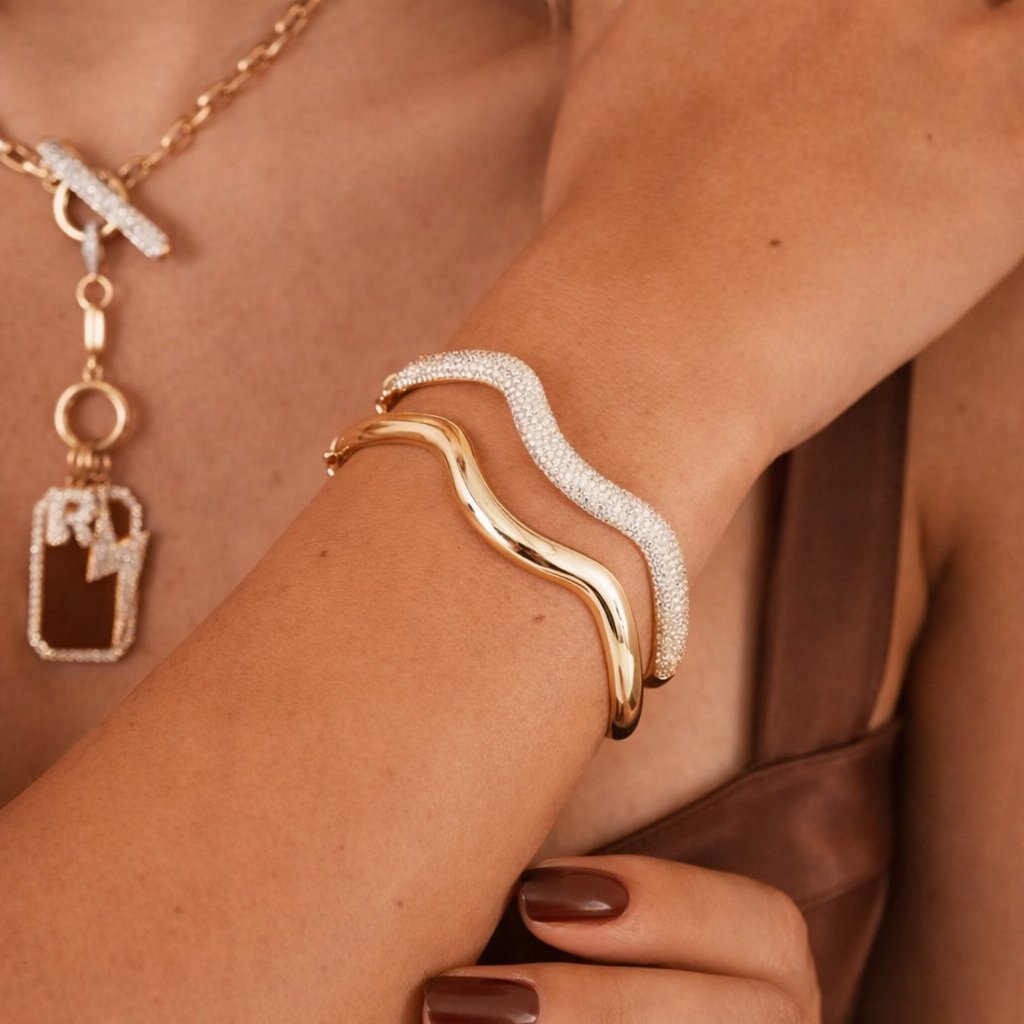 Elegant wavy diamond bracelet for women
