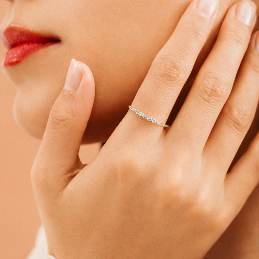 Half Eternity Wedding Band Baguette And Round Cut Diamond Round Prong Setting.
