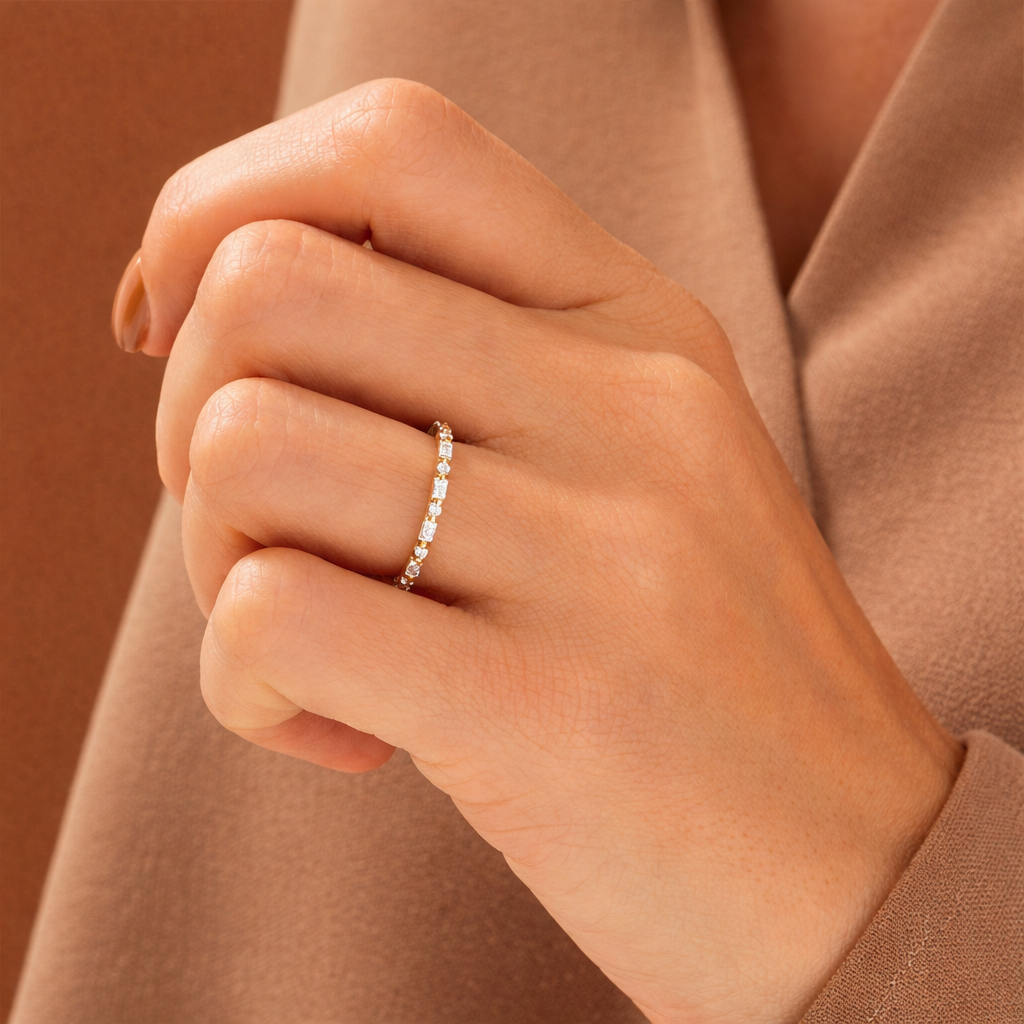 Yellow Gold Round And Baguette Cut Wedding Band With Modern Style
