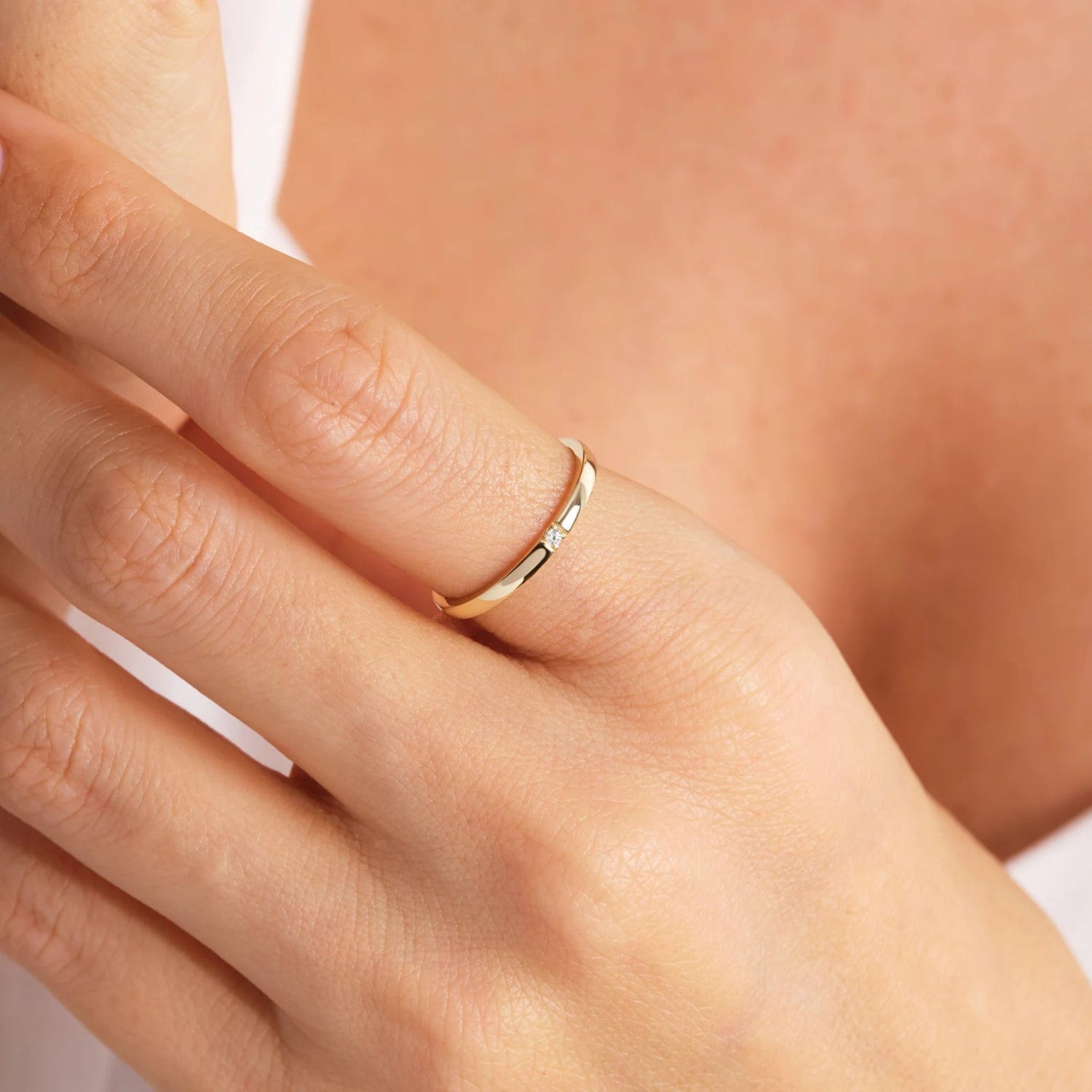 Minimalist Moissanite Engagement Ring With Bar Setting In 14K Gold Modern Design For Women Sleek And Elegant