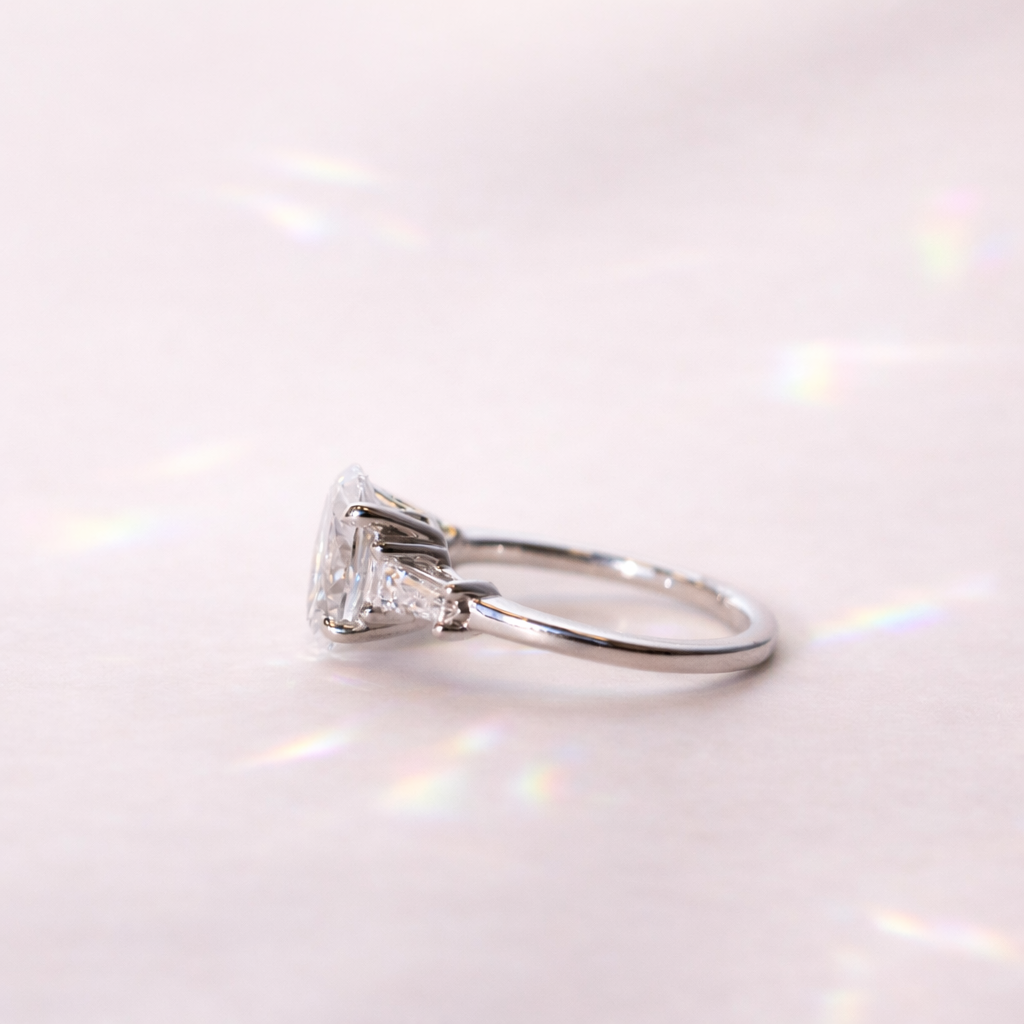 Four Claw Prong Setting Oval Cut Diamond or Moissanite

