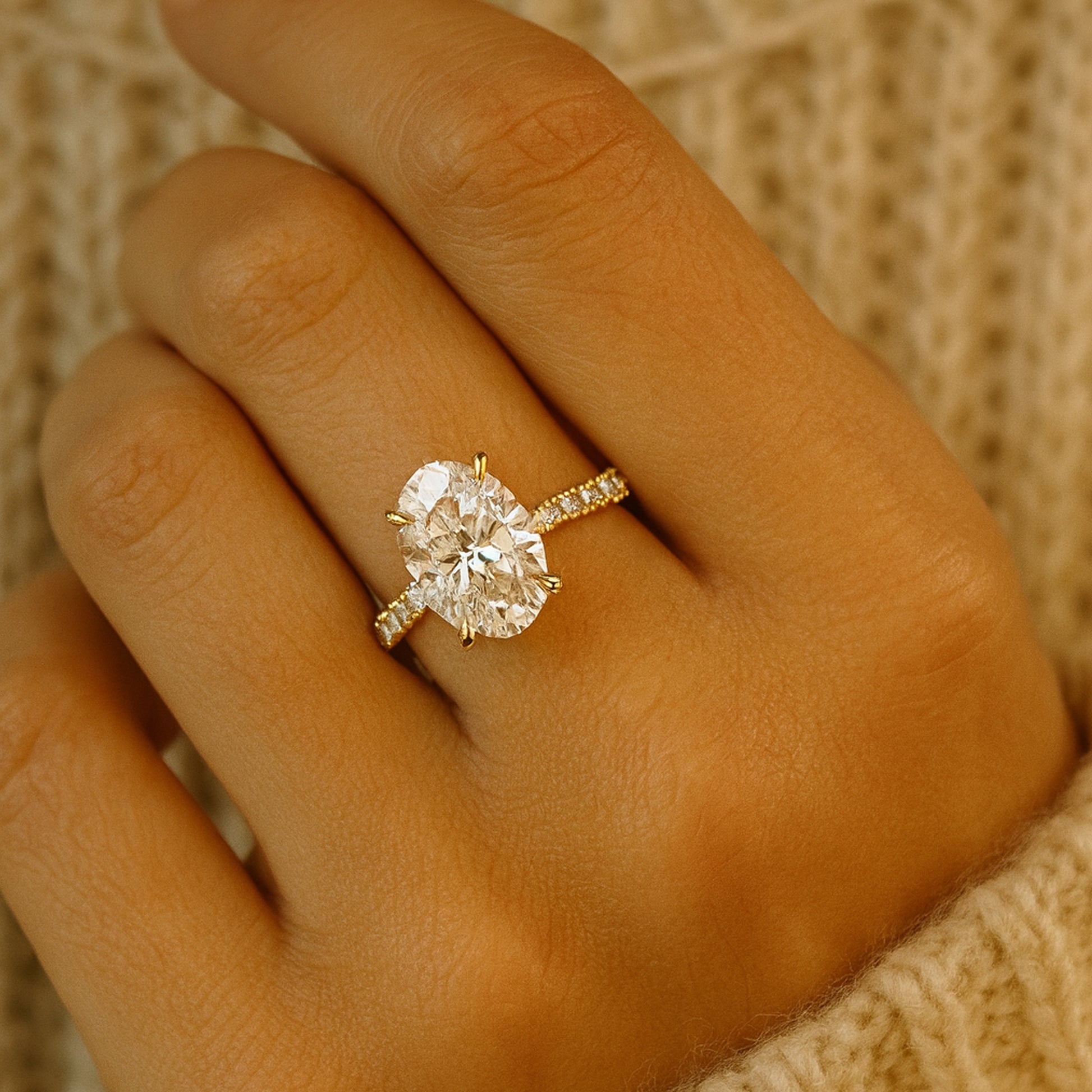 VVS1 Clarity Oval Moissanite Engagement Ring Pave Diamond Band Classic Design
