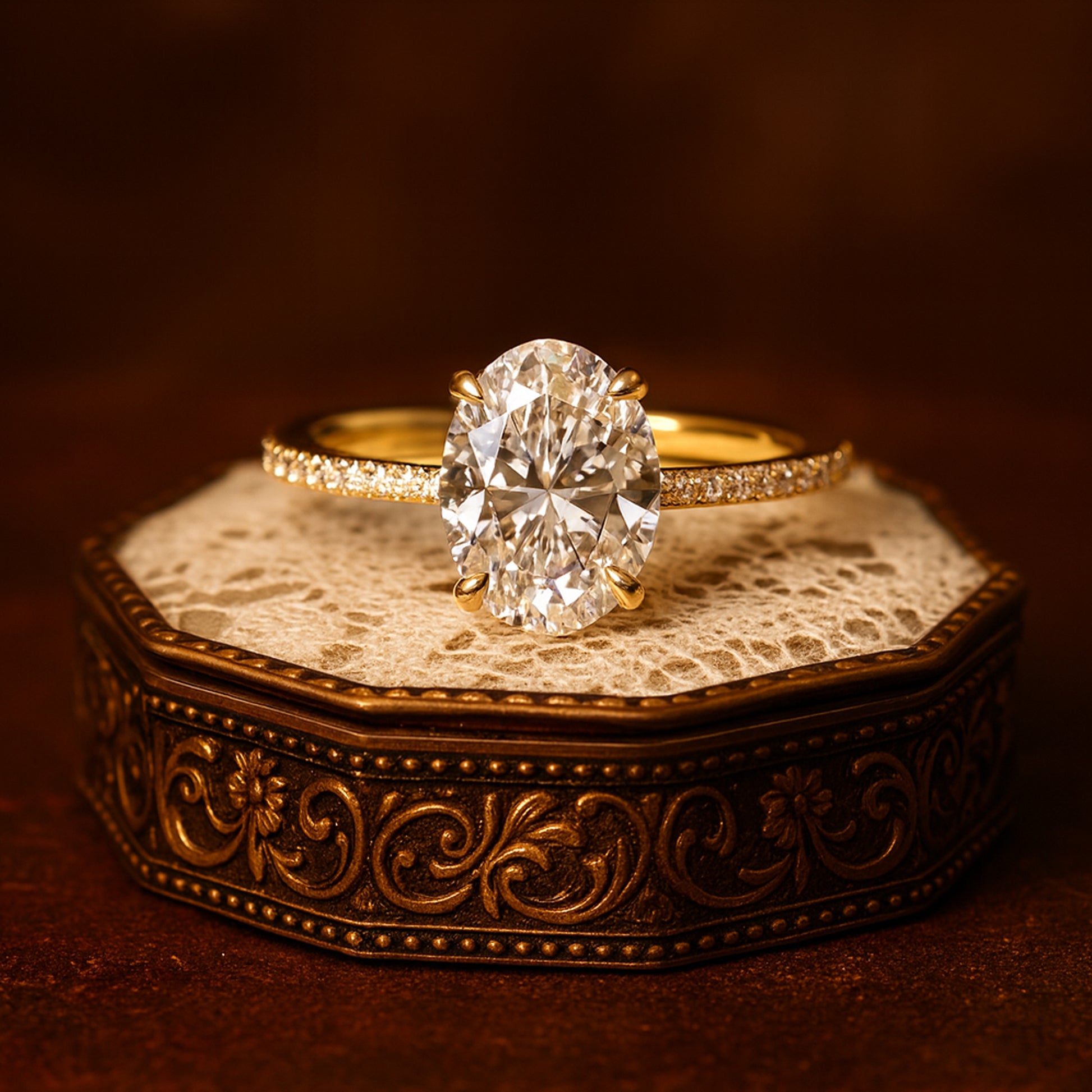 Diiro Classic Oval Diamond Engagement Ring In 18K Gold, Featuring A Brilliant-Cut Center Stone With Pavé Band For Timeless Sophistication