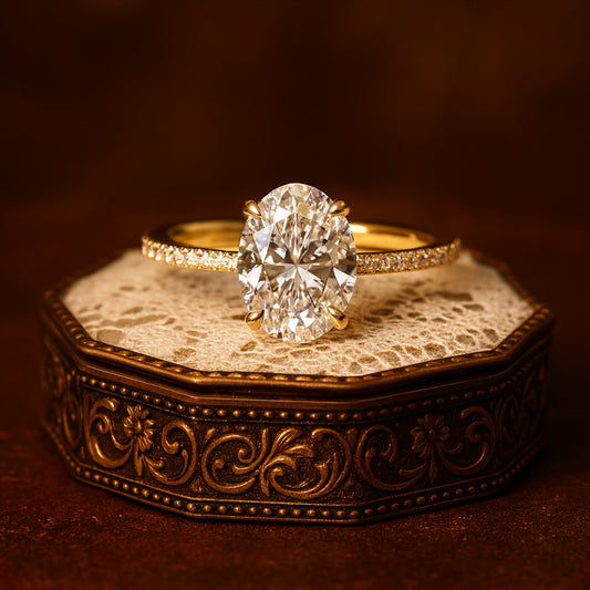 Diiro Classic Oval Diamond Engagement Ring In 18K Gold, Featuring A Brilliant-Cut Center Stone With Pavé Band For Timeless Sophistication