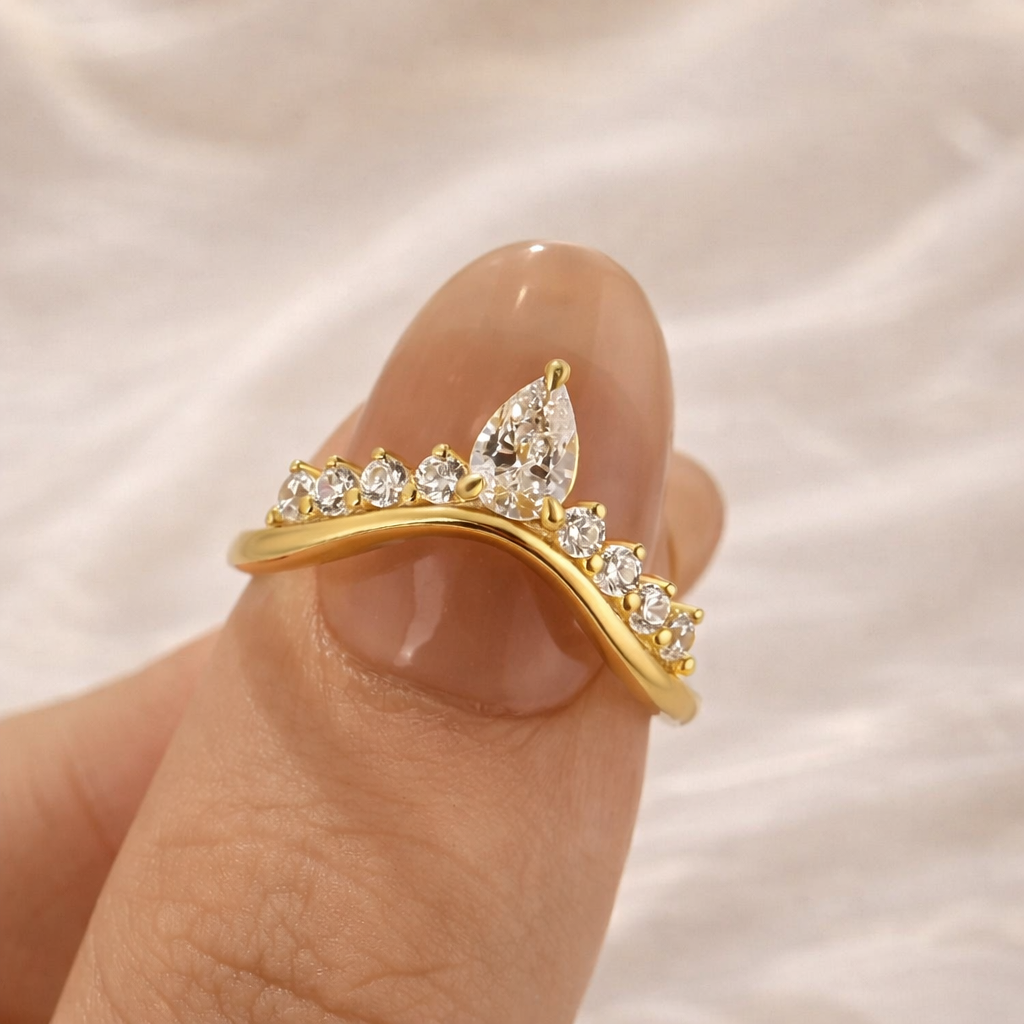 V Shape Wedding Band Crown Style With 3 Claw Prong Setting
