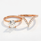 Curved V shape wedding band with solitaire diamond ring
