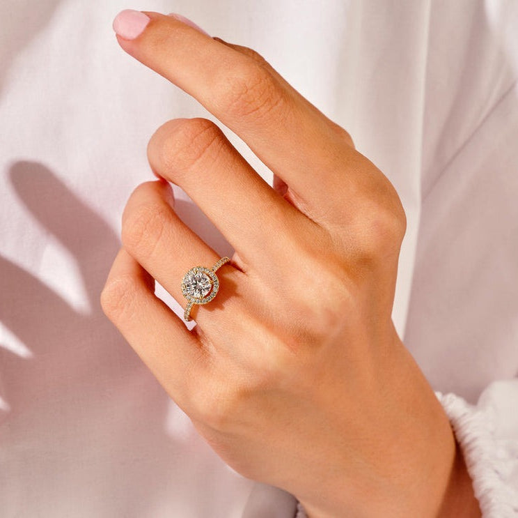 Yellow gold round solitaire bridal ring set
