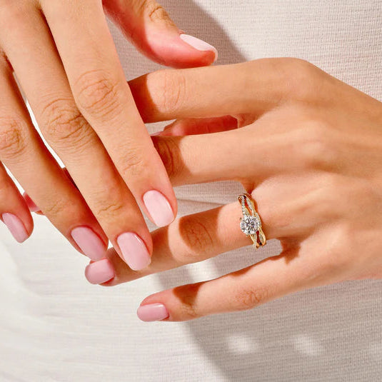 Round cut diamond twisted bridal ring set
