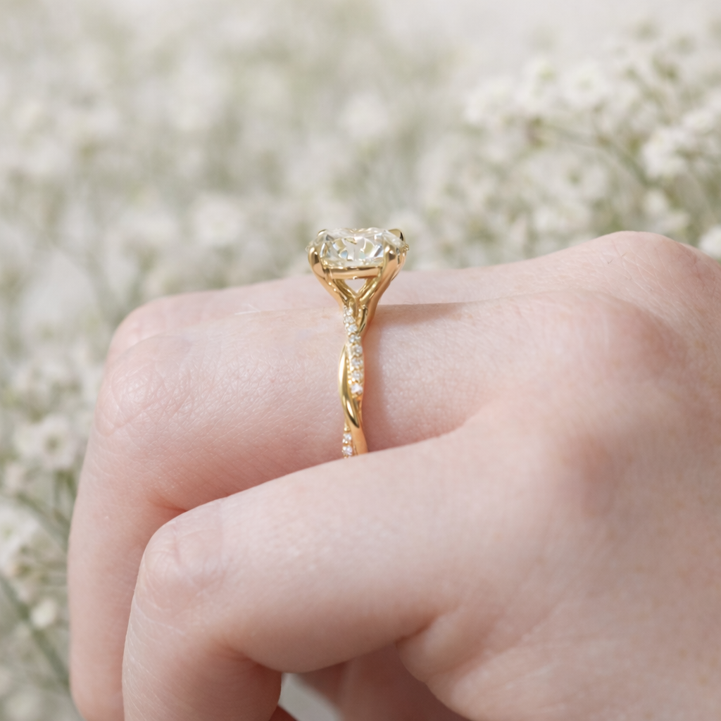 Round Diamond Rose Gold Jewellery Ring
