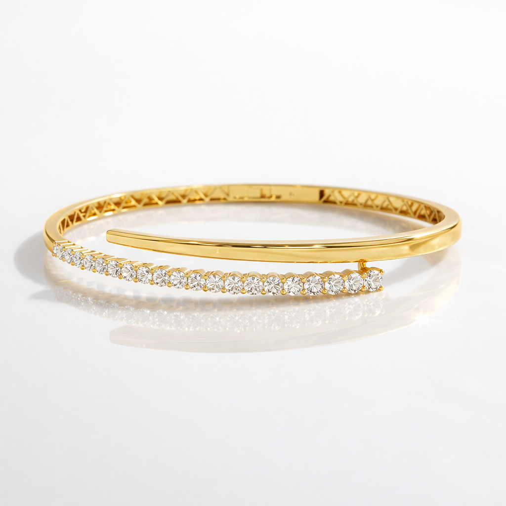 Elegant yellow gold diamond bracelet

