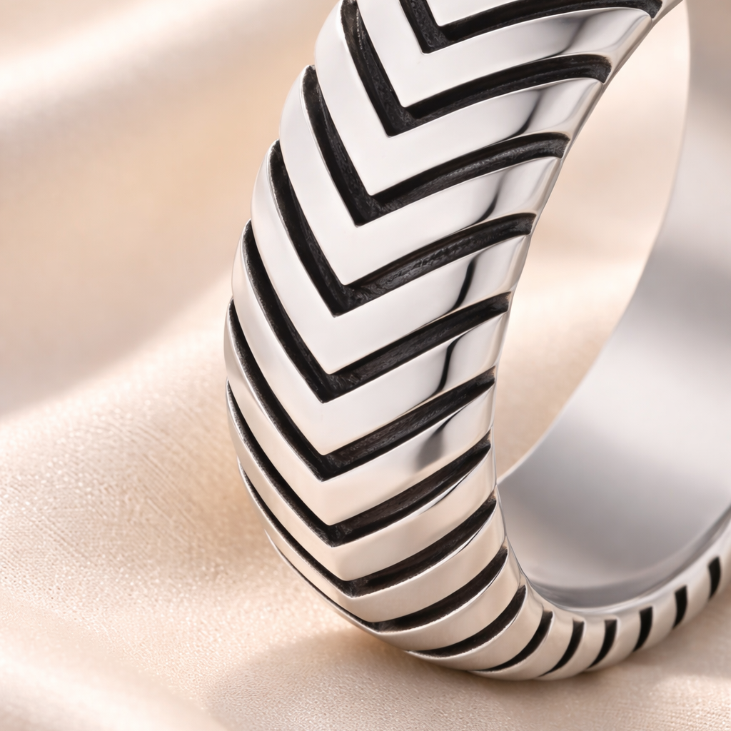 V-Shaped Design Chevron Pattern Ring For Men’s Wedding Band

