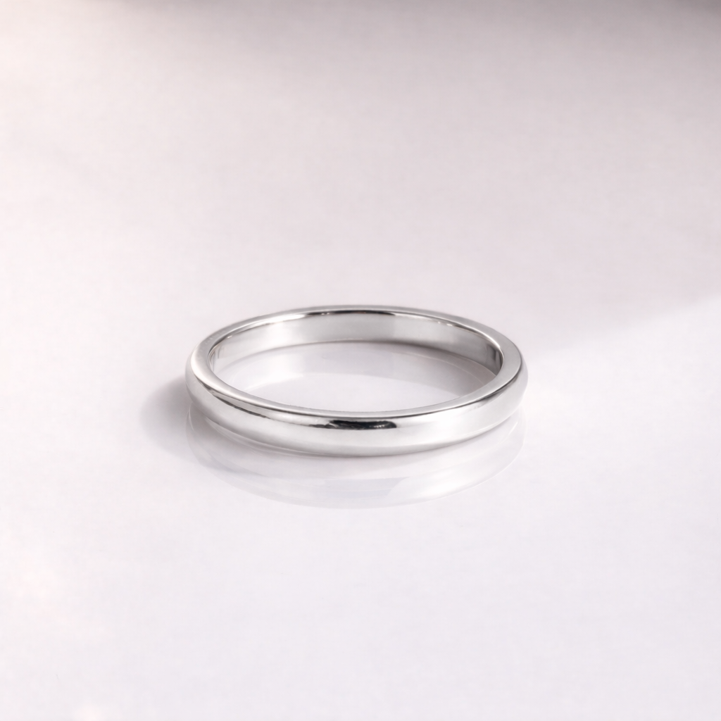 Classic Womens Plain Wedding Band In Gold With Smooth Rounded Edge
