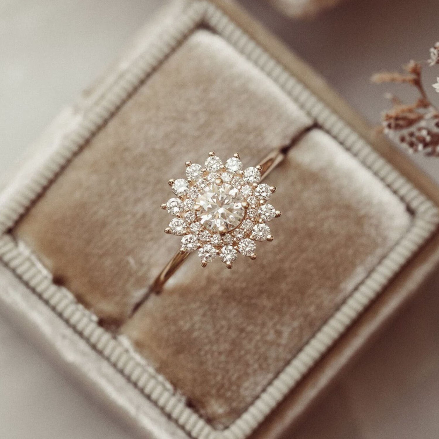 Wedding and Rings Vintage Moissanite Halo Engagement Ring for Women vintage wedding jewelry
