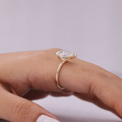 Best Valentine’s Day jewelry gifts for her, Toi et Moi diamond ring meaning, Romantic rings for girlfriend 2025, Pear and marquise cut diamond rings USA, Where to buy Valentine’s Day rings online USA
