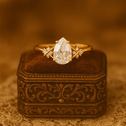 Wedding Band Ring Luxury Pear Cut Diamonds Sparkling Side Stones Rings