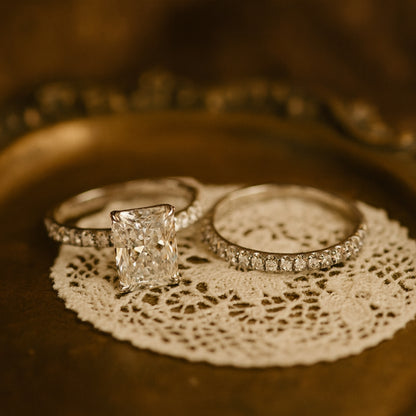 Wedding Rings Radiant Cut VVS1 Diamond Ring with Matching Diamond Band
