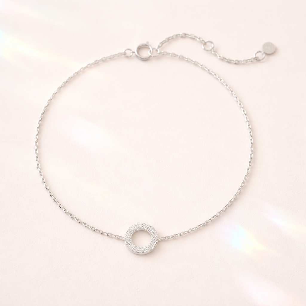 Dainty Paperclip Chain Bracelet With Subtle Sparkle
